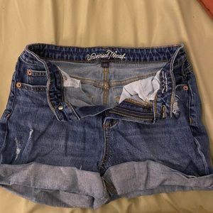 size 2/26r boyfriend style shorts by universal thread